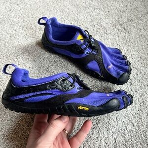 Vibram Five Fingers SPYRIDON MR15W Womens Size 38 Purple Black Barefoot Shoes
